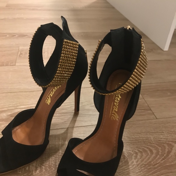 Stiletto shoes - Picture 2 of 2